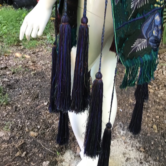 Chinese heavy cotton embroidered poncho - Picture 6 of 11